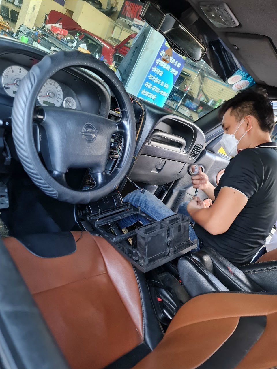 Trung tâm thay thế đồ chơi xe oto